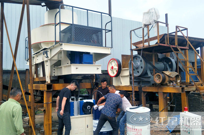 石灰巖制砂現場搭建中