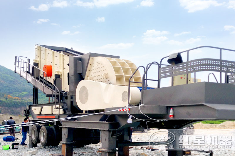 移動(dòng)重錘式破碎站工作現(xiàn)場(chǎng)實(shí)拍 移動(dòng)重錘式破碎站工作現(xiàn)場(chǎng)實(shí)拍