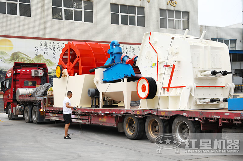 司機師傅打包洗砂機、細沙回收一體機準備發往安徽現場