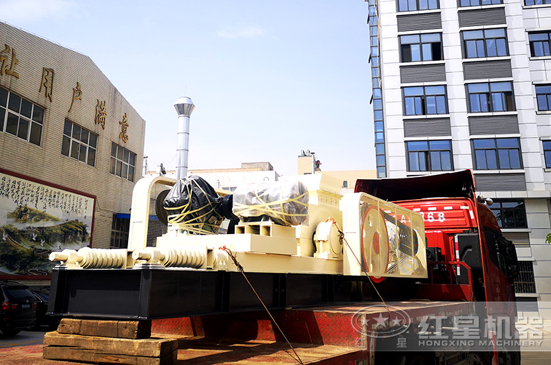 紅星機器狼牙對輥機發貨