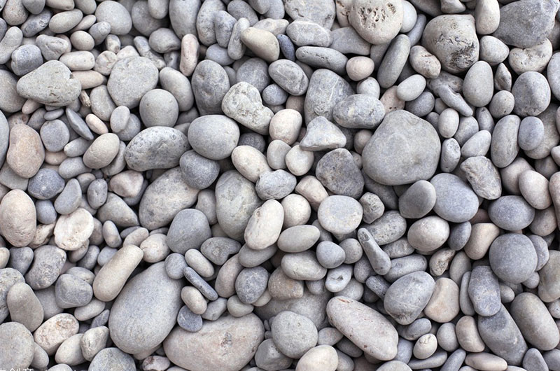 沖擊破能破卵石嗎？1小時產(chǎn)量多少噸？