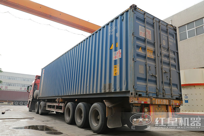 紅星機器錘式打砂機價格實惠，集裝箱發貨