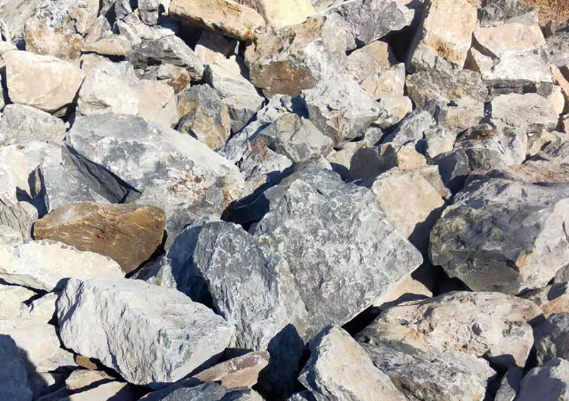 粗料破碎機一臺多少錢，每小時產量多少噸，有沒有現場視頻